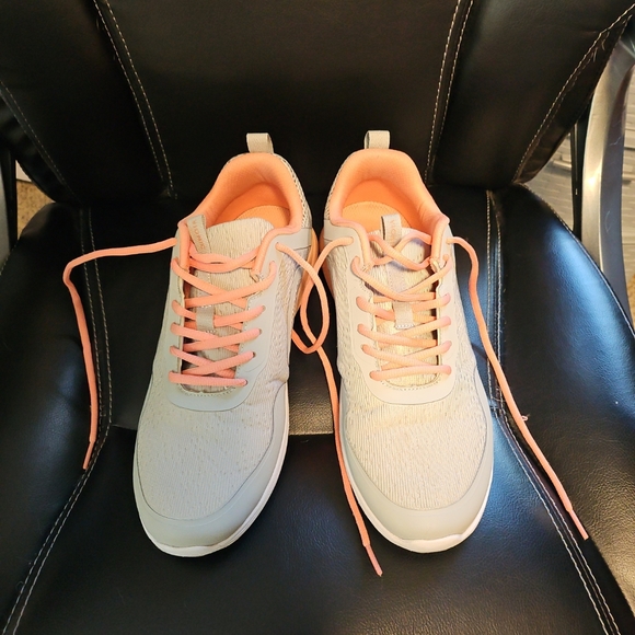 Vionic size 10shoes - Picture 3 of 5